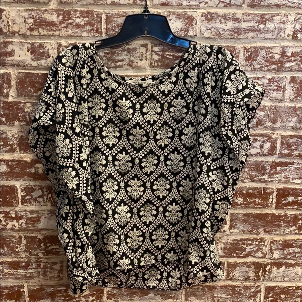 Black and white floral top